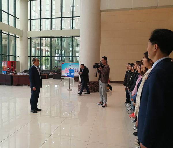 信阳市住房公积金中心举办“我们的节日·五一”职工运动会